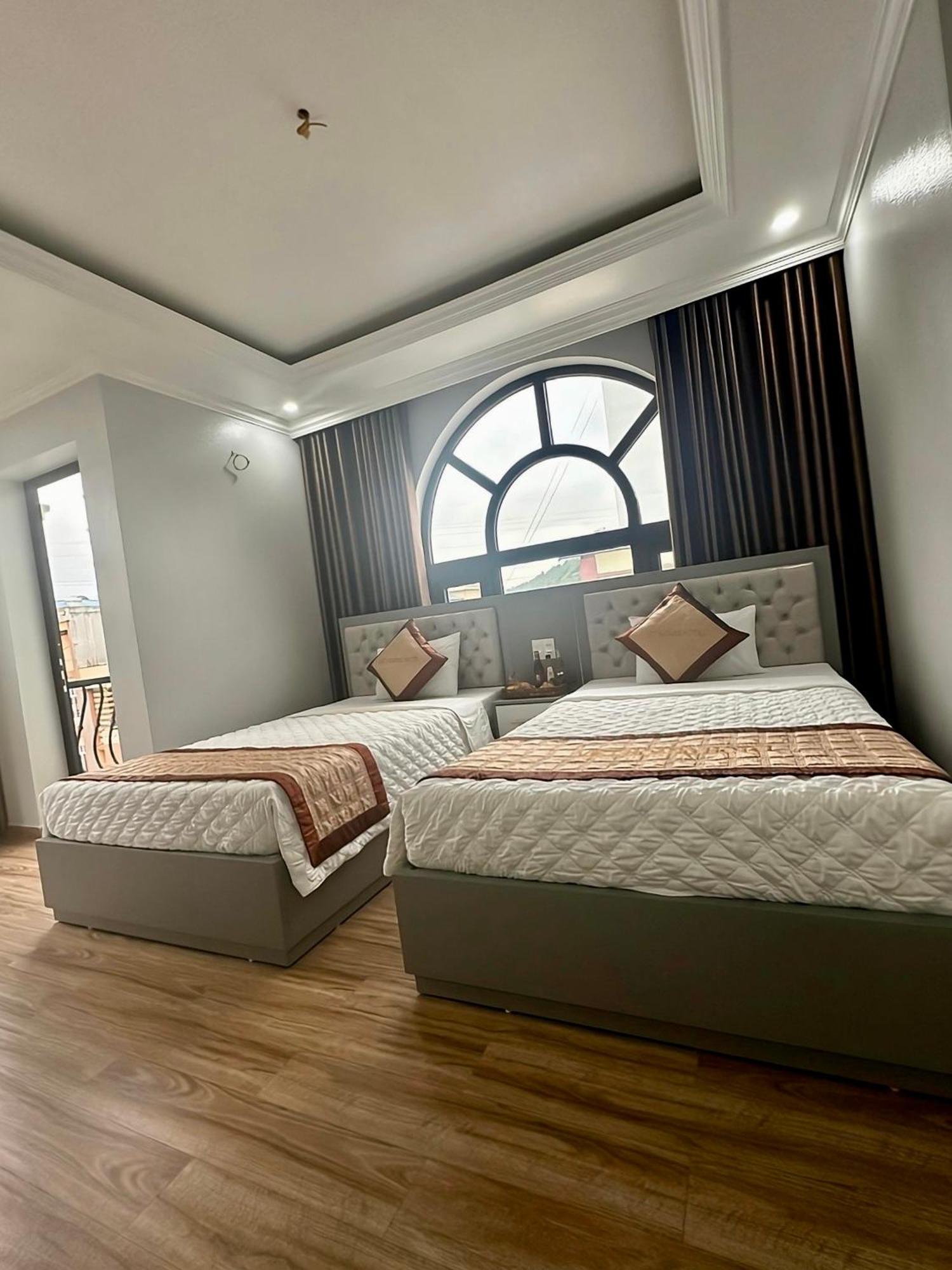 Viet Hoang Hotel ฮาลอง ภายนอก รูปภาพ